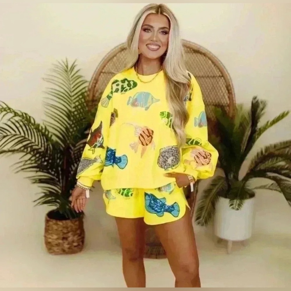 NWT Queen of Sparkles Yellow Fish Sequin Shorts Large Revolve Beach Vacation - Picture 12 of 12